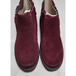 Earth Origins Burgundy Suede Ankle Boots Side Zip Buckle Detail Women Size 6.5